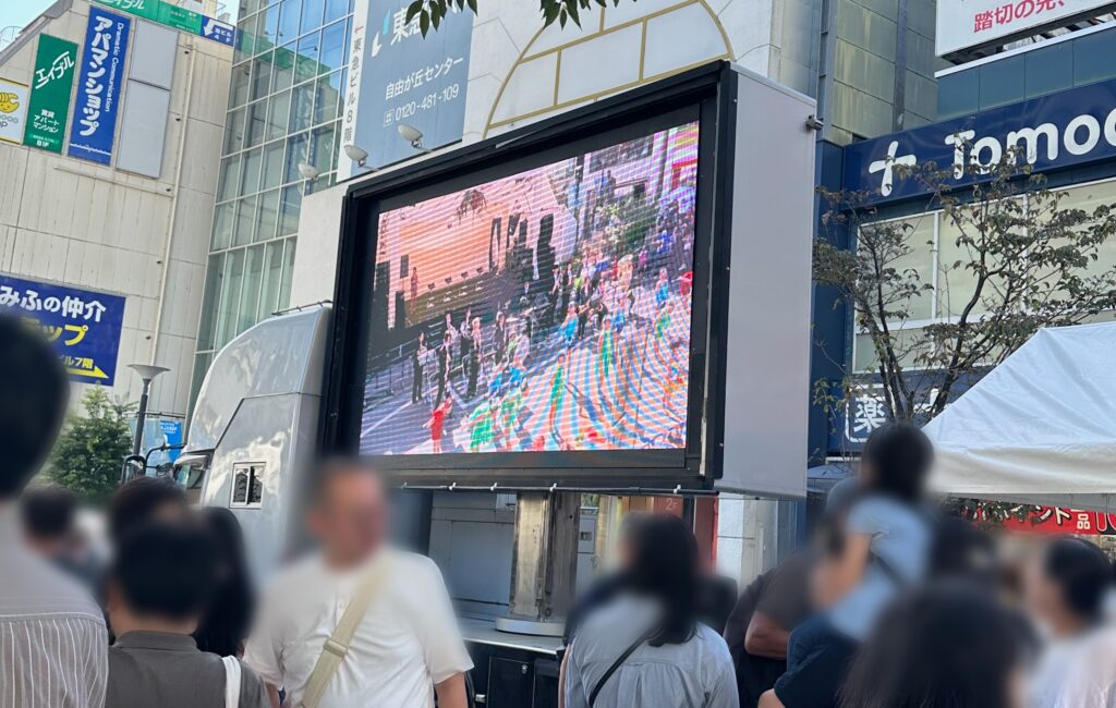 大型スクリーン
