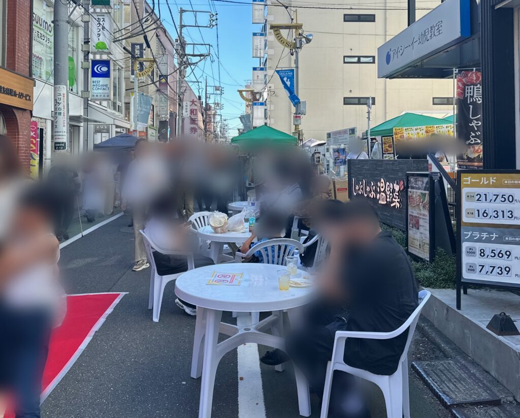 レッドカーペットや飲食スペースも。