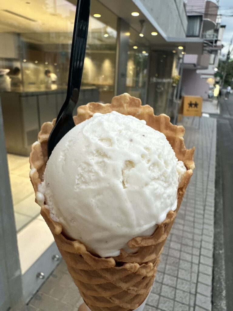 「琉球銀バナナミルク」＆「手焼きコーン」